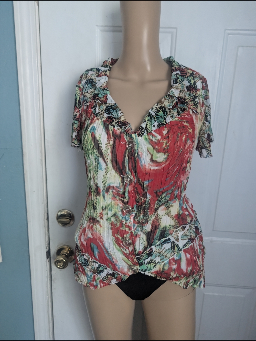 Alberto MakaliWomen's Multicolor Floral Button-Front Top